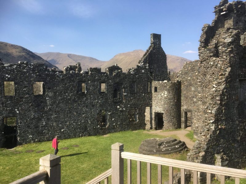 Kilchurn-Castle-courtyard-scaled